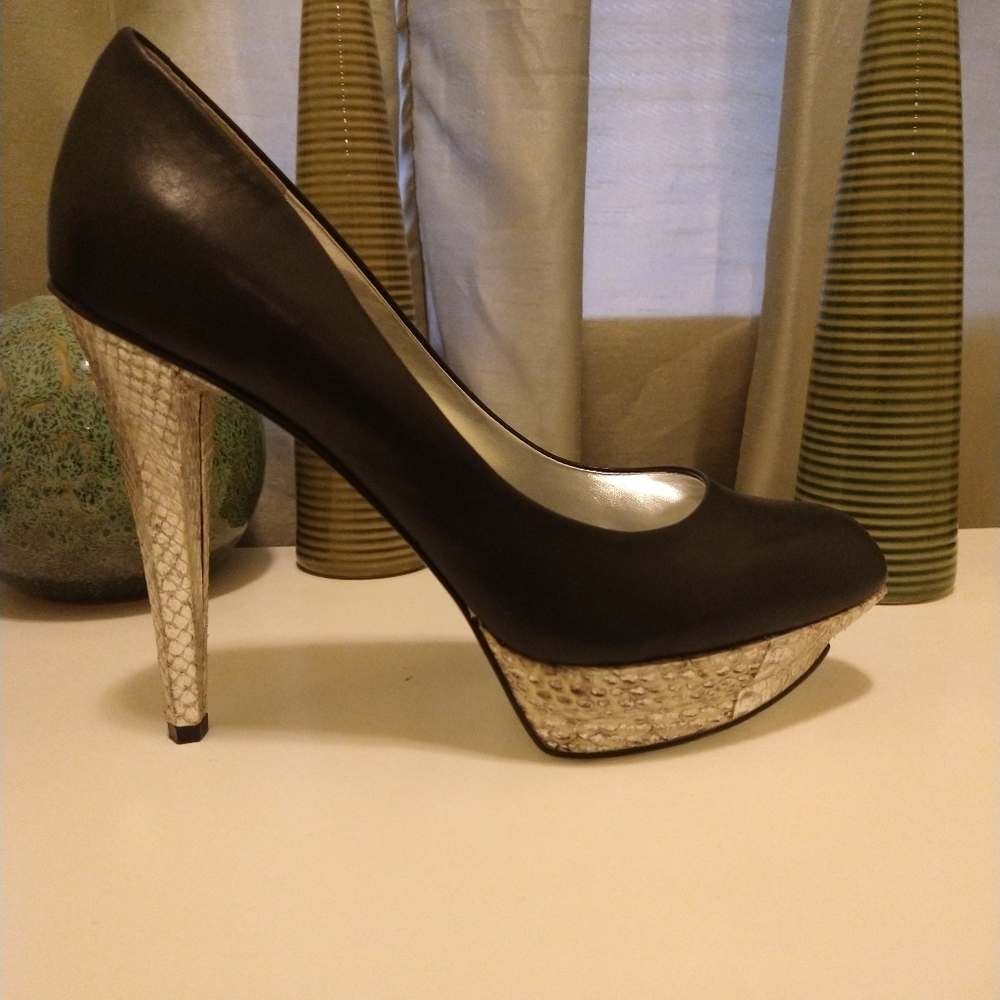 Shoes - Picture 6 of 6
